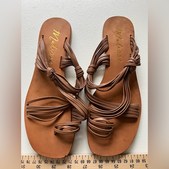Matisse BROWN Women's Rogue
Strappy Toe Loop Sandal US  9 
Anthropologie - Picture 4 of 9